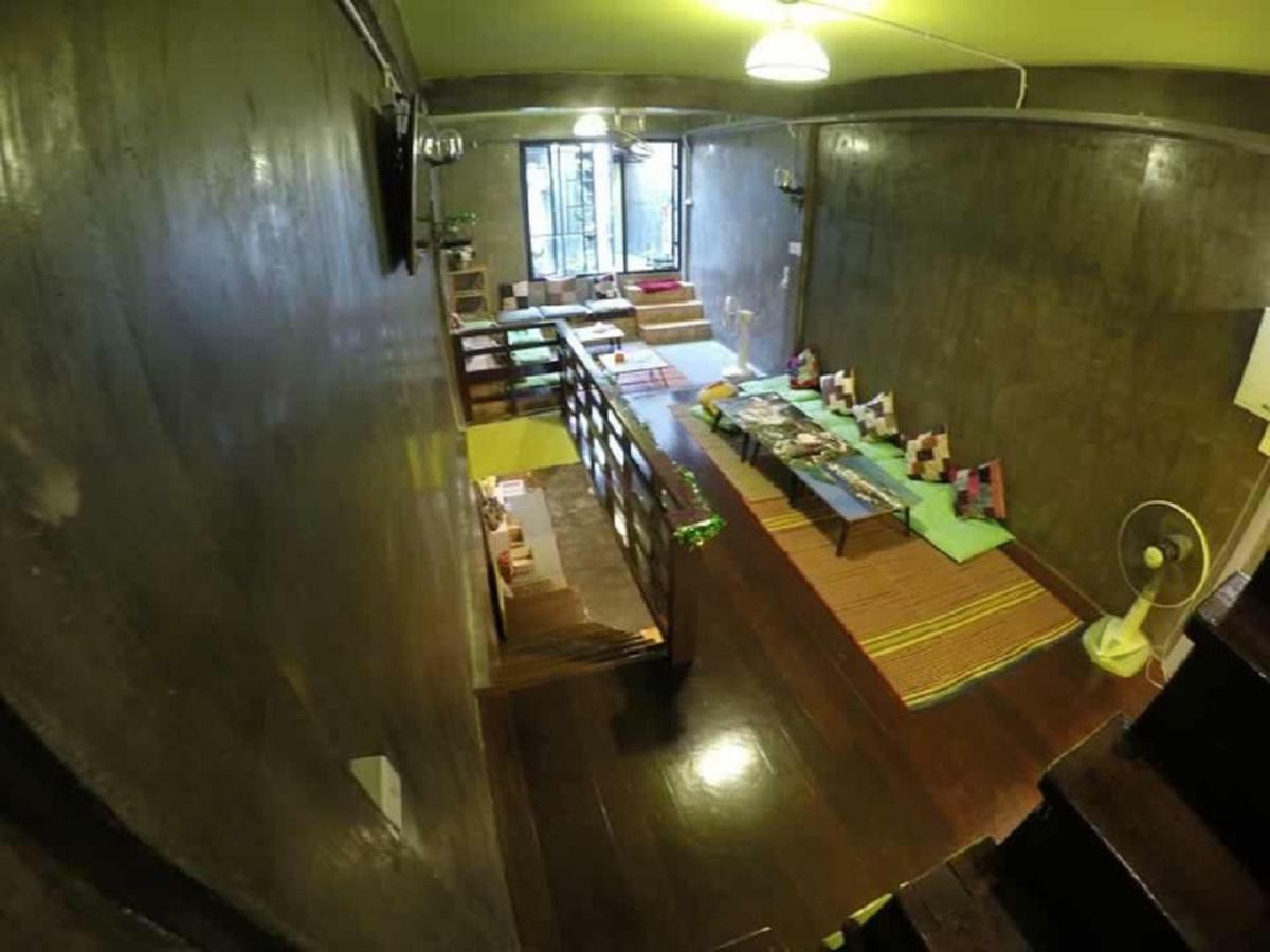 Hometown Hostel Samut Songkhram Exterior photo